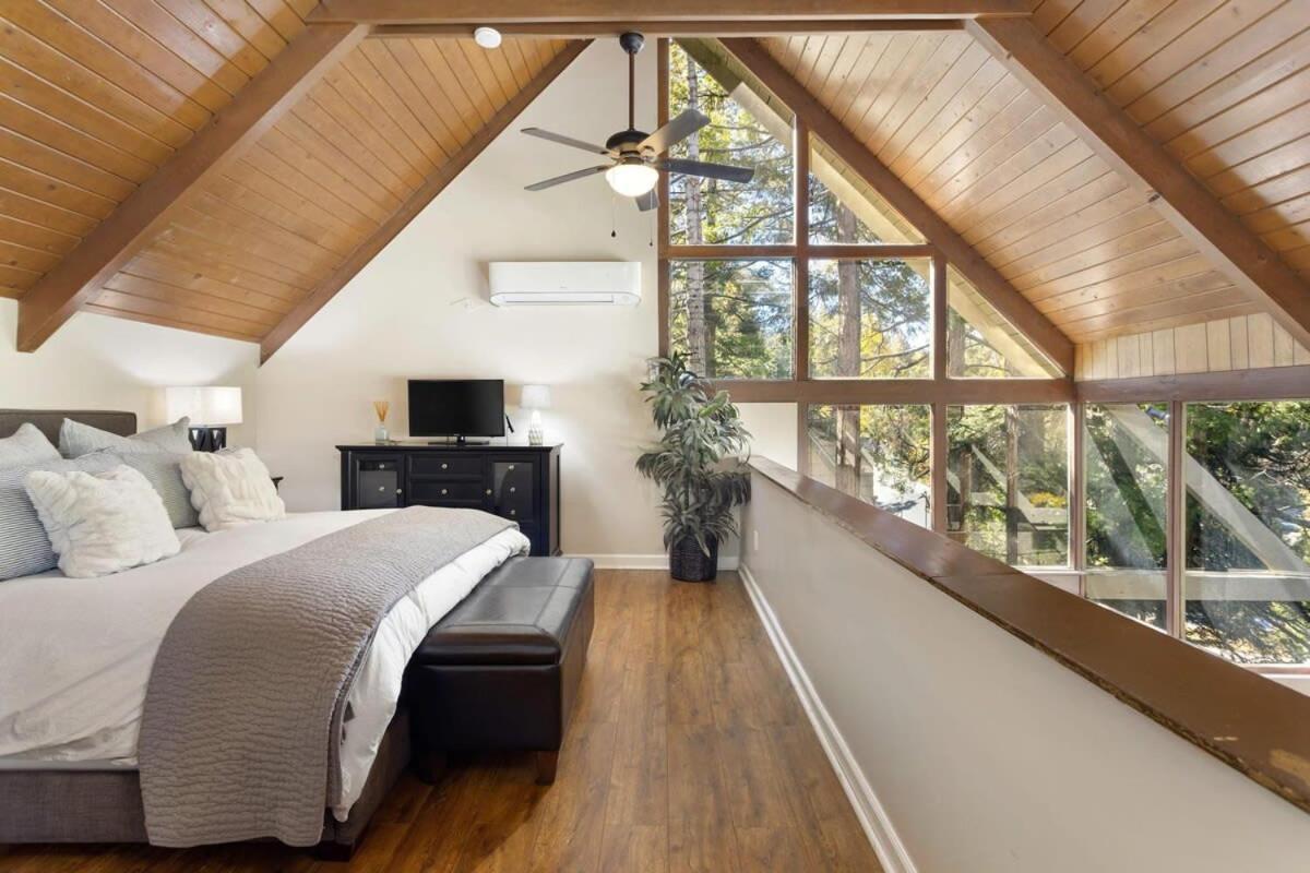 Snowflower Cabin Modern Luxe, 2 Level, 1500 Sqft, Ac, View, Dogs, Walk To Village Lake Arrowhead Bagian luar foto